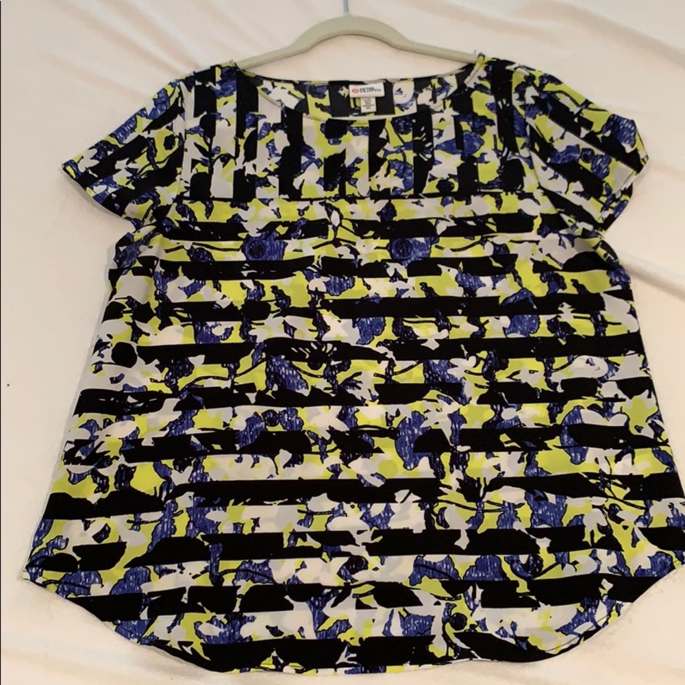 Short sleeve blouse